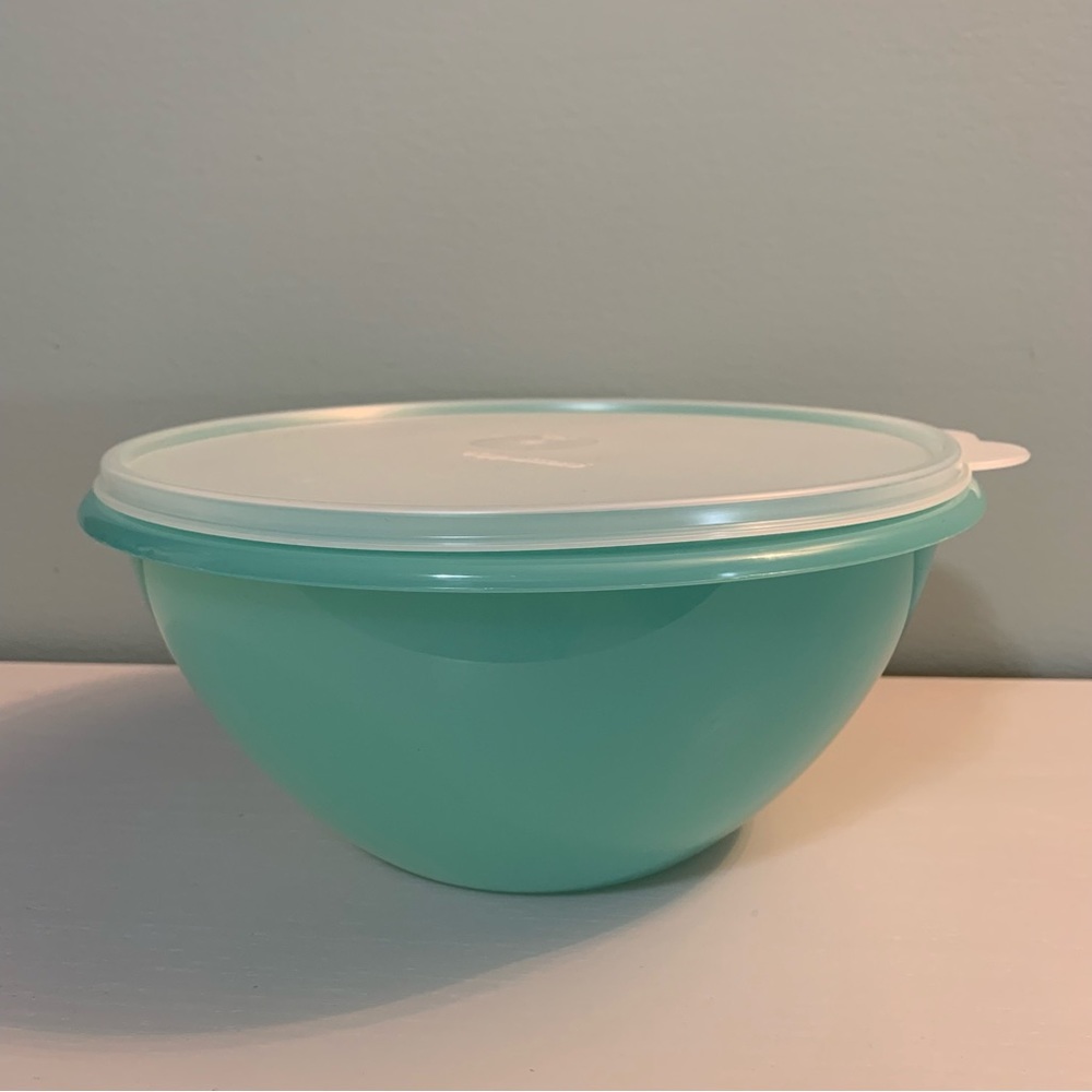 Tupperware Vintage Style Wonderlier Bowl New